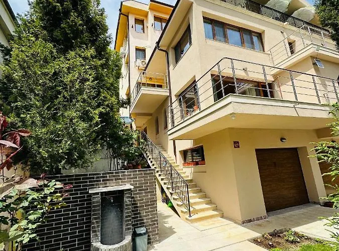 Casa de hóspedes Mari Guest Golden Sands